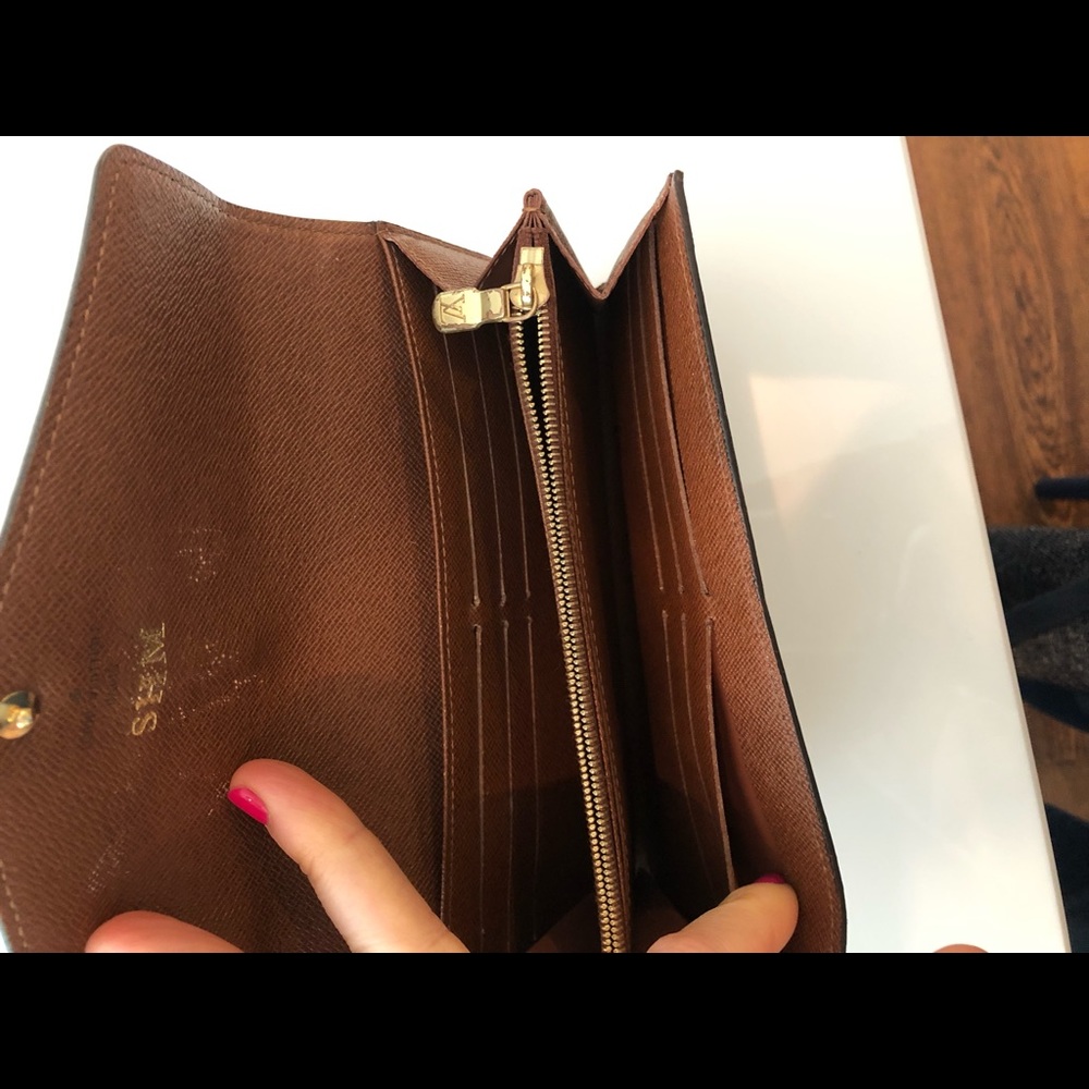 Louis Vuitton Wallet - Picture 4 of 4